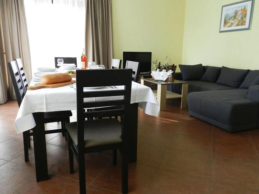 Smaragdna Villa Yourcroatiaholiday Premantura Lägenhet
